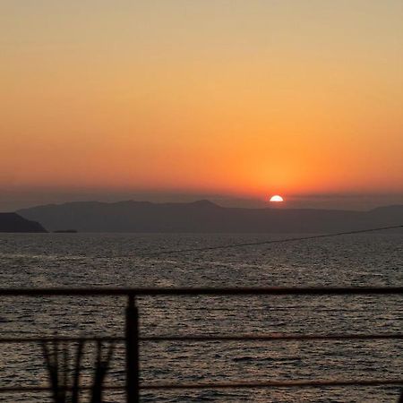Tabak home Sea side apartment Chrissi Akti Chania Exterior foto