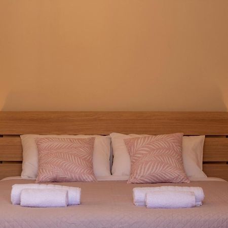 Tabak home Sea side apartment Chrissi Akti Chania Exterior foto