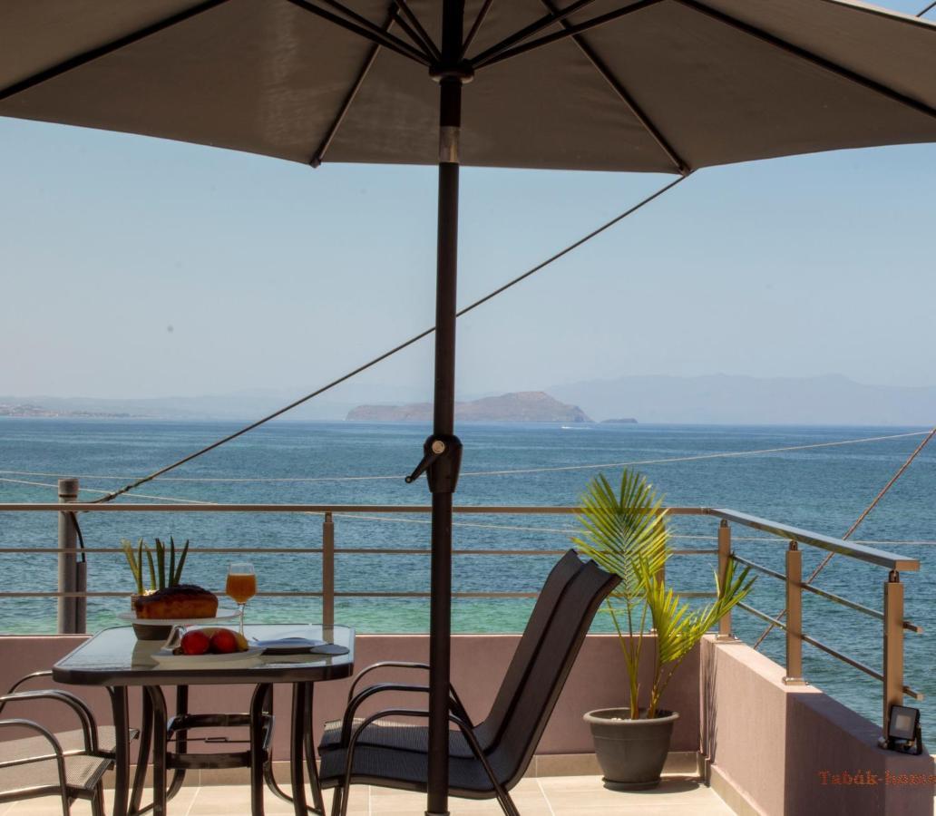 Tabak home Sea side apartment Chrissi Akti Chania Exterior foto